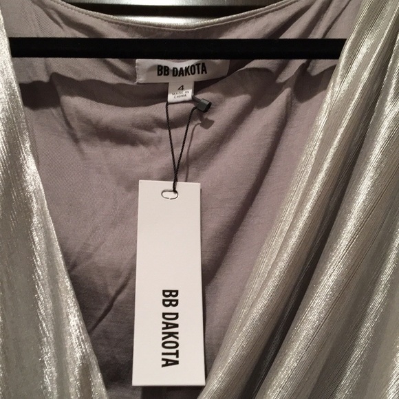 🌟HOST PICK🌟Stunning BB DAKOTA silver shimmering dress 👗 - Picture 3 of 5